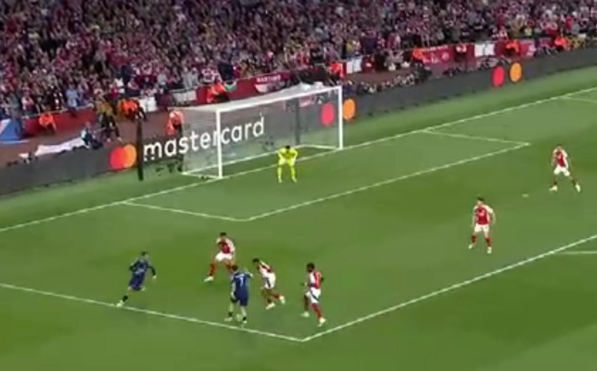 Verdictul surprinzător dat de specialistul englez, după faza la care PSG a cerut penalty în meciul cu Arsenal: „Mă întreb de ce VAR-ul nu a intervenit”