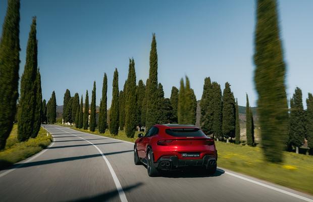 Ferrari Purosangue în configurație Handling Speciale