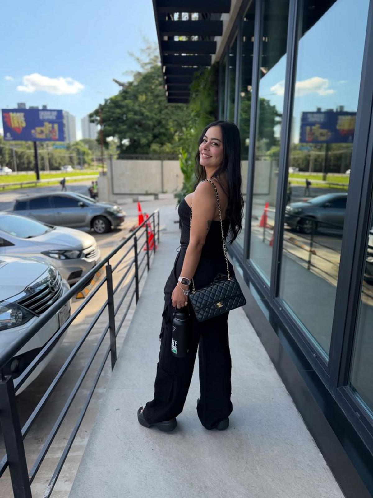 Cum arată acum Larissa Riquelme, fotomodelul devenit celebru la Mondialul din Africa de Sud