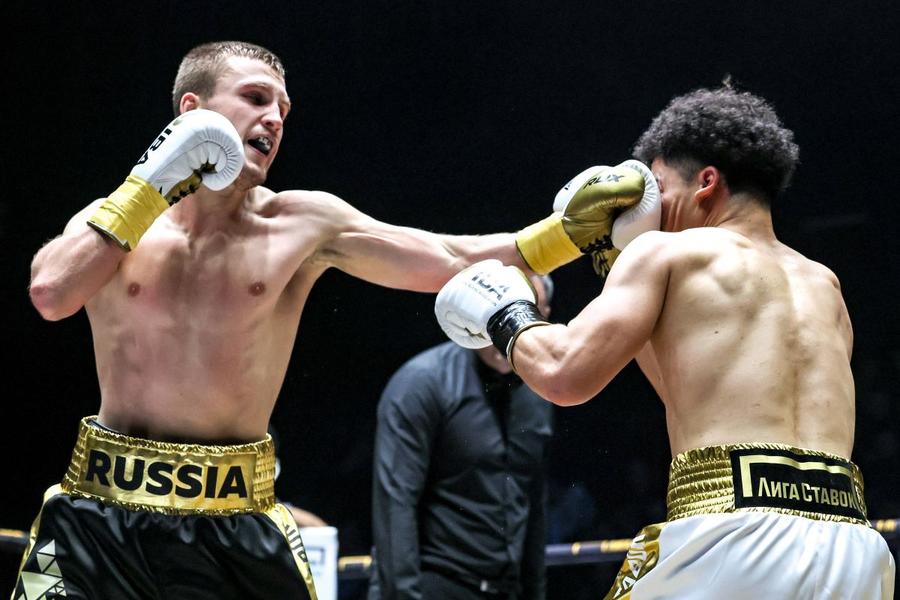 Rusul Vsevolod Shumkov (stânga), medaliat cu bronz la CM 2023 de la Tashkent Foto: Imago Images Boxerii din Rusia și Belarus vor putea concura cu statutul de sportiv neutru » Federația mondială a anunțat măsura