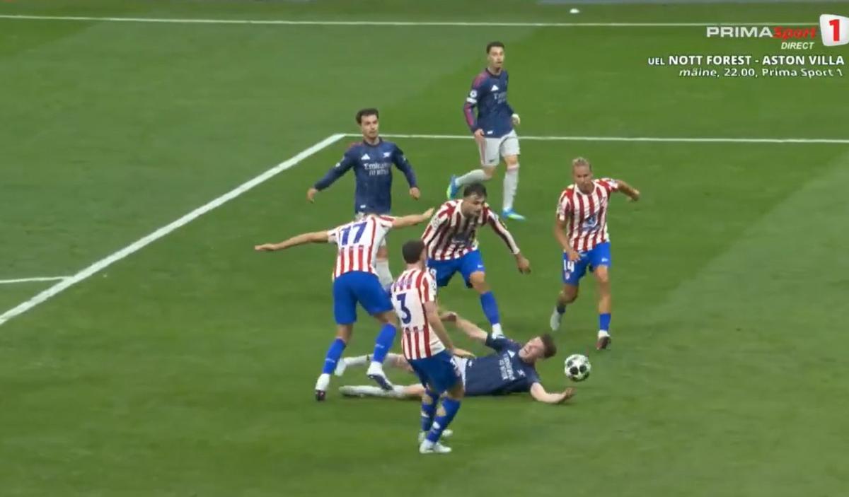 Penalty controversat în Atletico - Arsenal