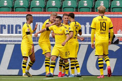 Paderborn și Borussia Dortmund se vor întâlni duminică, de la ora 19:00, într-un meci contând pentru etapa a 29-a din Bundesliga.