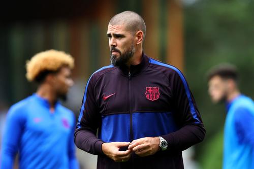 Victor Valdes, antrenor principal la o echipă din Barcelona