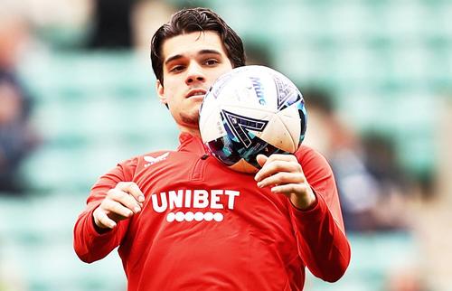 Sub contract la Glasgow Rangers până în 2026, Ianis Hagi va continua cel mai probabil la albaștri, anunță cotidianul The Scotsman. Numărul 7 face planurile mnanagerului Michael Beale în sezonul viitor.