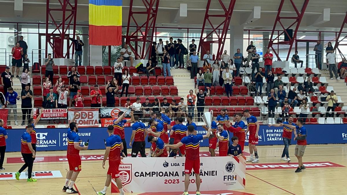 S-a încheiat o eră în Ștefan cel Mare » Xavi Pascual pleacă de la Dinamo și merge în Ungaria să câștige Liga Campionilor