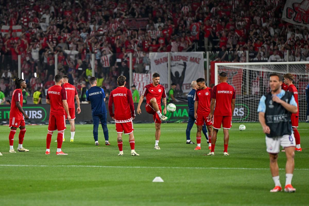 Zeii au decis: Cupa coboară în Port! Olympiakos trece de Fiorentina în prelungiri » Nebunie la Atena