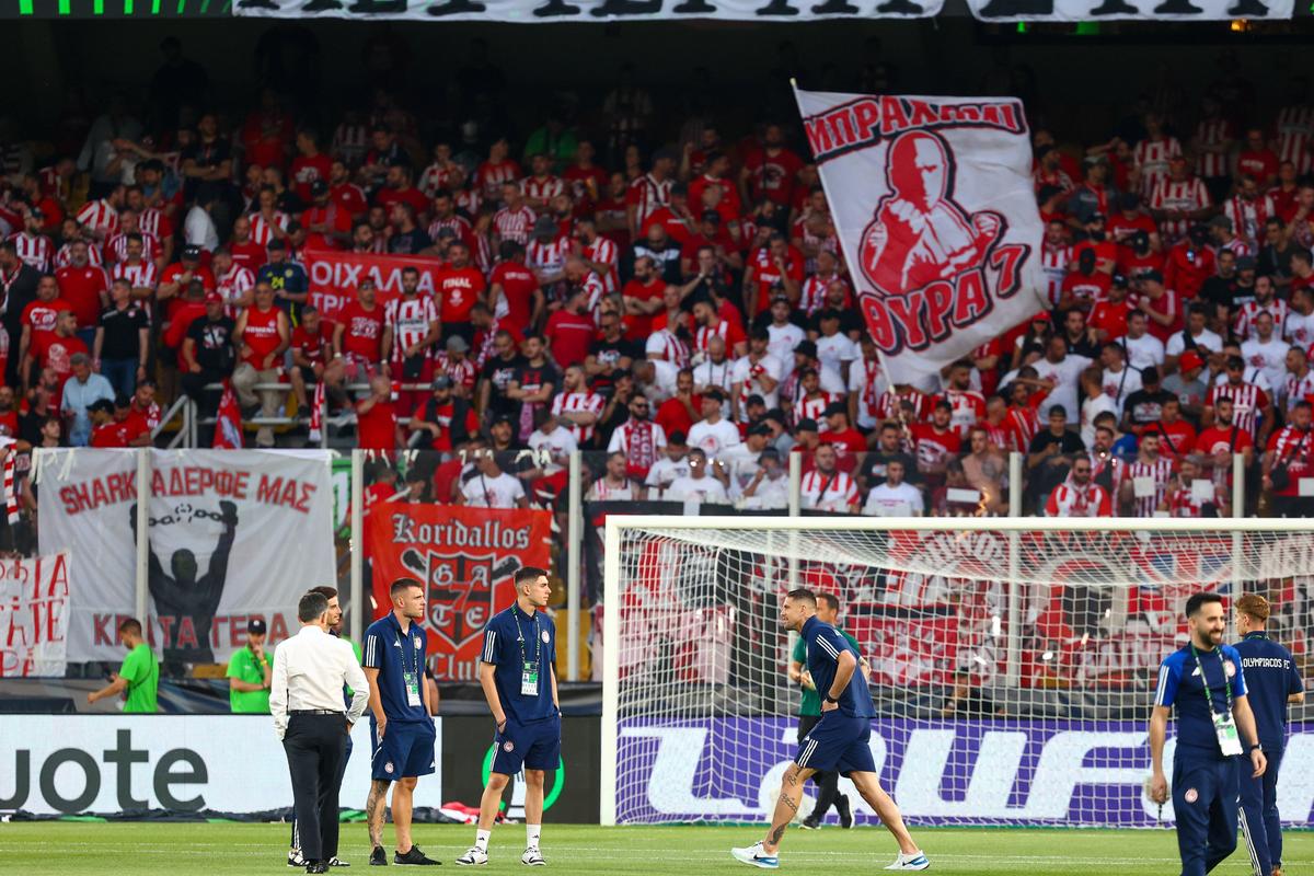 Zeii au decis: Cupa coboară în Port! Olympiakos trece de Fiorentina în prelungiri » Nebunie la Atena