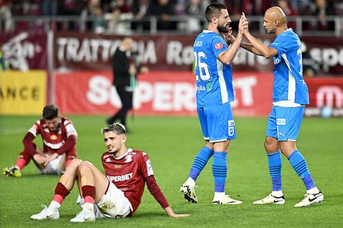 Raul Silva, primul din dreapta // foto: Imago Images