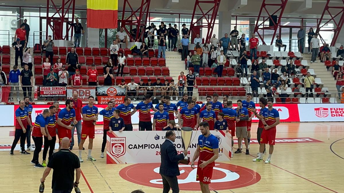 S-a încheiat o eră în Ștefan cel Mare » Xavi Pascual pleacă de la Dinamo și merge în Ungaria să câștige Liga Campionilor