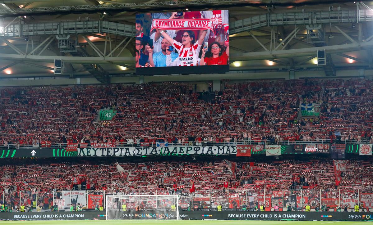 Zeii au decis: Cupa coboară în Port! Olympiakos trece de Fiorentina în prelungiri » Nebunie la Atena