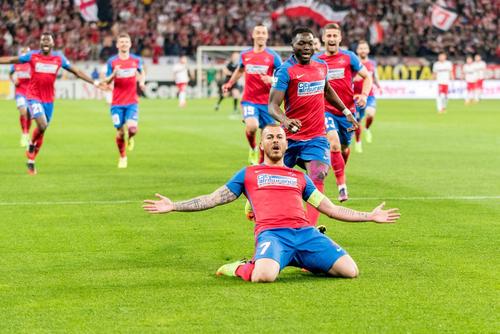 Denis Alibec, jucând pentru FCSB // FOTO: Imago Images