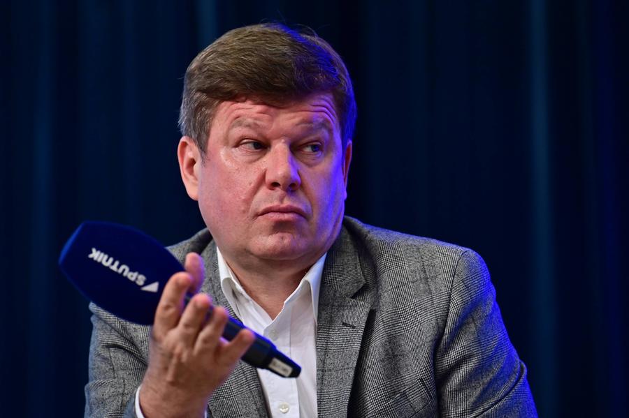 Cunoscutul comentator sportiv Dmitri Guberniev. Foto: Imago Scandal în Rusia! Șefa controversată a federației a dezvăluit veniturile starului Bolshunov » Sportivul a reacționat imediat: „O insultă”