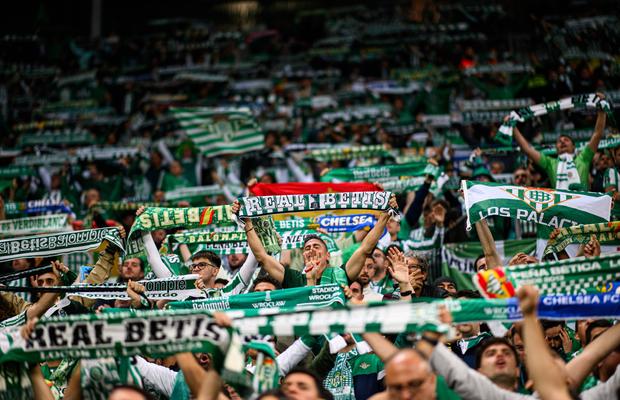 Fotbalul înseamnă unitate! » Stadionul Benito Villamarin, îmbrăcat în haine de sărbătoare cu ocazia finalei Conference League