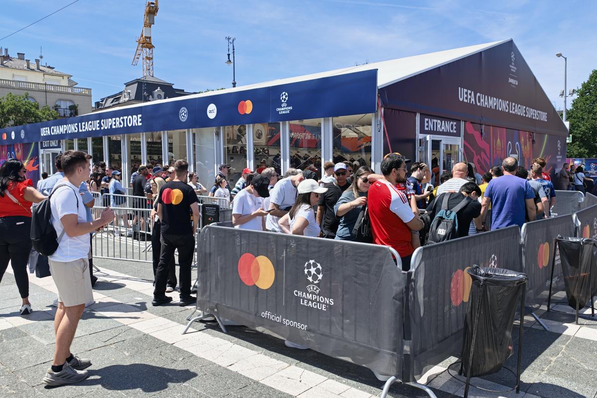 Gazeta a ajuns la finala Champions League! Festival inedit în Budapesta: 30 de lei pentru o bere, iar cash-ul este interzis » Steaua, amintită în capitala Ungariei!