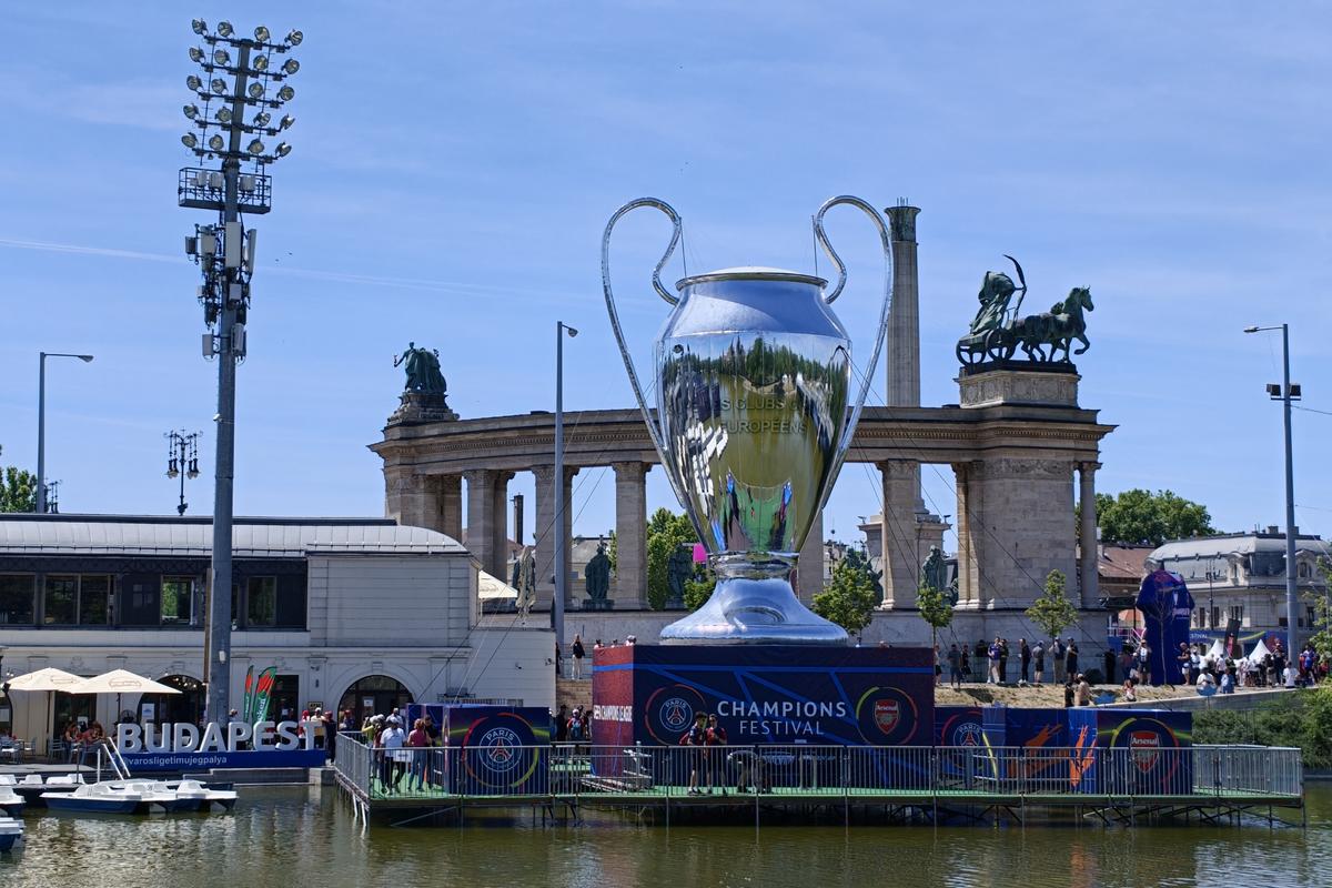 Gazeta a ajuns la finala Champions League! Festival inedit în Budapesta: 30 de lei pentru o bere, iar cash-ul este interzis » Steaua, amintită în capitala Ungariei!