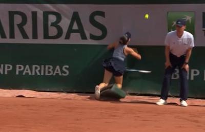 O nouă retragere din cauza unei accidentări stupide la Roland Garros! Fanii tenisului se revoltă