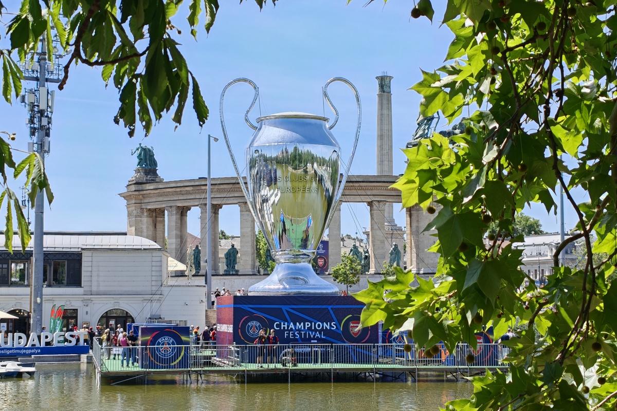 Gazeta a ajuns la finala Champions League! Festival inedit în Budapesta: 30 de lei pentru o bere, iar cash-ul este interzis » Steaua, amintită în capitala Ungariei!