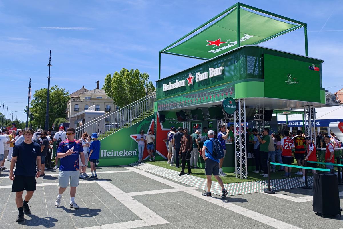 Gazeta a ajuns la finala Champions League! Festival inedit în Budapesta: 30 de lei pentru o bere, iar cash-ul este interzis » Steaua, amintită în capitala Ungariei!
