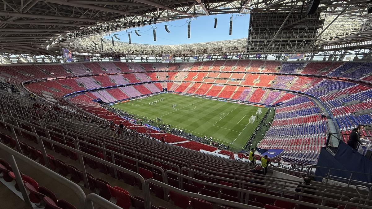 Se filmează cu dronele la finala PSG - Arsenal! » Cifrele incredibile ale unui spectacol planetar organizat la Budapesta