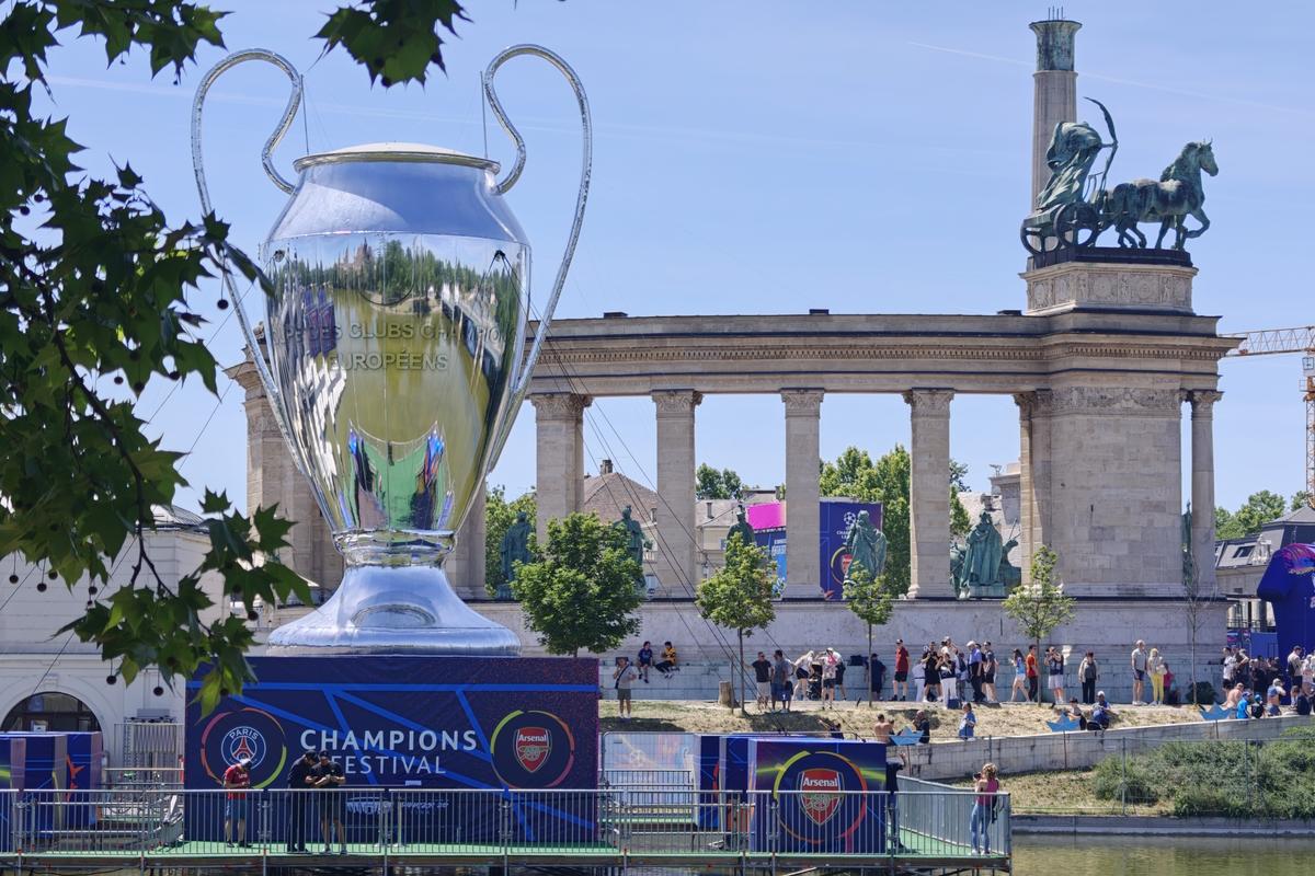 Gazeta a ajuns la finala Champions League! Festival inedit în Budapesta: 30 de lei pentru o bere, iar cash-ul este interzis » Steaua, amintită în capitala Ungariei!
