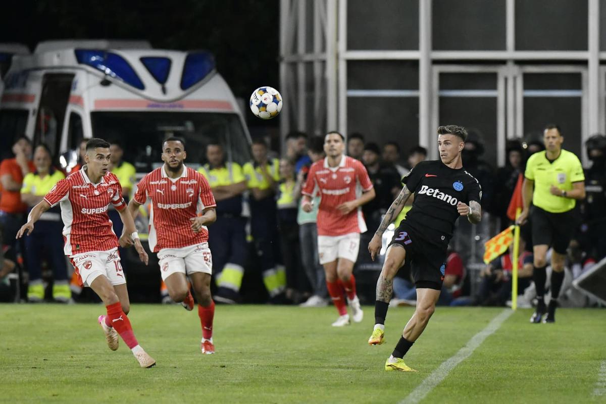 Dinamo - FCSB 1-2 » Roș-albaștrii câștigă finala barajului și se califică în Conference League!