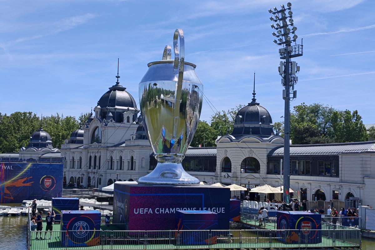 Gazeta a ajuns la finala Champions League! Festival inedit în Budapesta: 30 de lei pentru o bere, iar cash-ul este interzis » Steaua, amintită în capitala Ungariei!