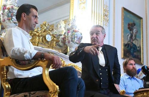 Bogdan Vintilă, 48 de ani, și-a început mandatul la FCSB pe 23 august, iar două zile mai târziu a debutat într-un meci de coșmar, 0-4 la Mediaș