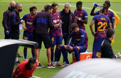 Ruptură în vestiarul Barcelonei: jucătorii s-au certat cu staff-ul tehnic! Când vine Xavi?