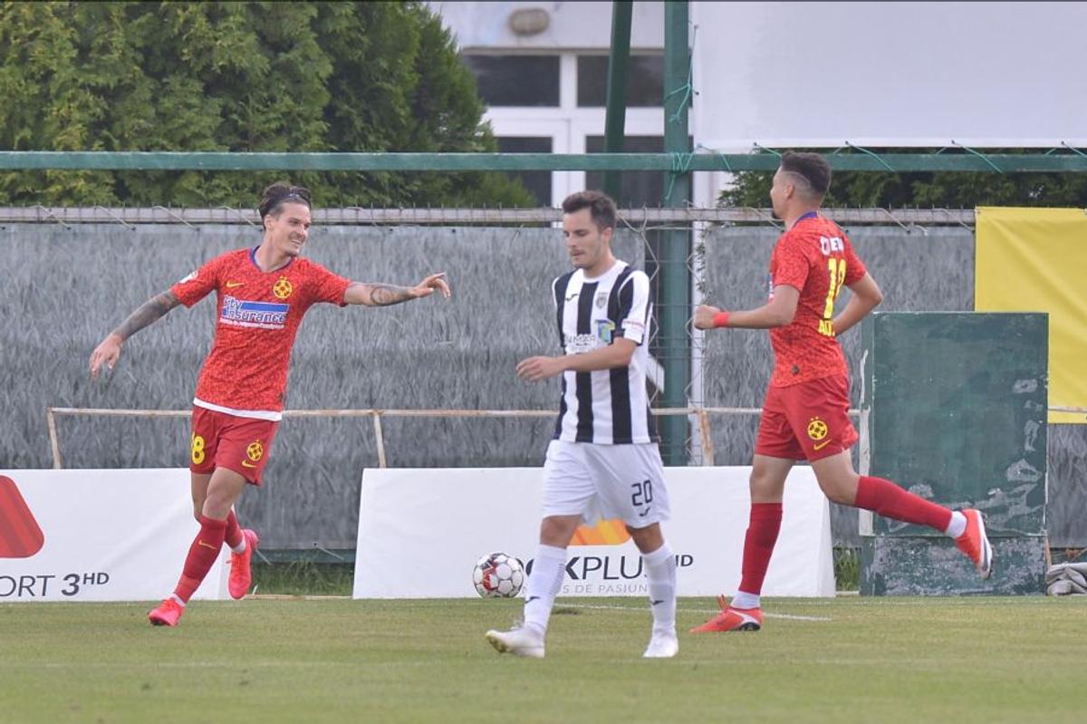 FCSB ratează un transfer: „Am întrerupt discuțiile” + probleme cu un alt jucător