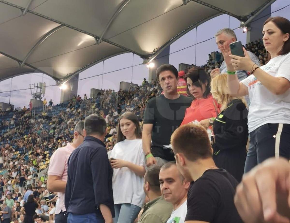 Imagini geniale surprinse de GSP pe Arena Națională: Gică Popescu, tot la tribuna a doua și la Franța - Elveția