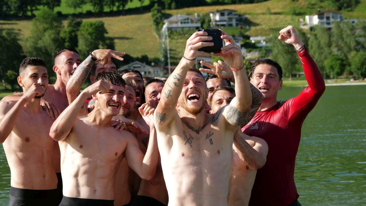 Jucătorii lui Sepsi s-au distrat în cantonament. Bogdan Mitrea, fotograf cu poze la minut