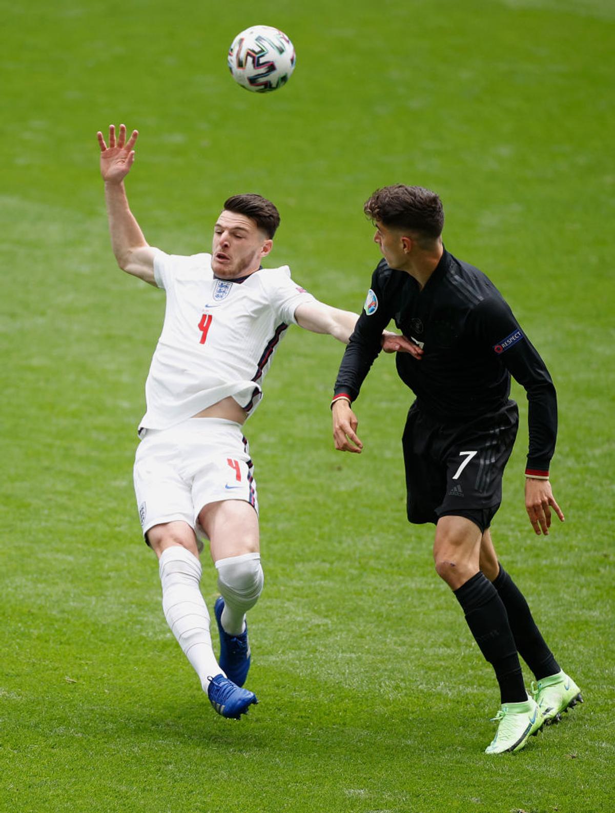 Două momente tari la Anglia - Germania 2-0 » Ce a cerut Haaland la pauză + reacția virală a lui Rio Ferdinand de la final
