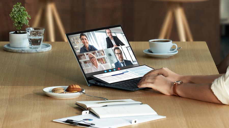 10 ani de ZenBook: mai mult decât un concurs de împrejurări