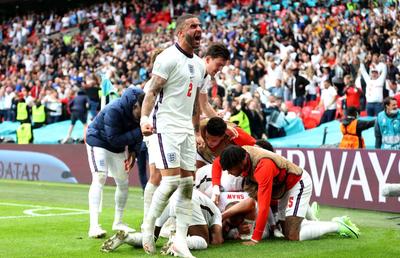 Două momente tari la Anglia - Germania 2-0 » Ce a cerut Haaland la pauză + reacția virală a lui Rio Ferdinand de la final