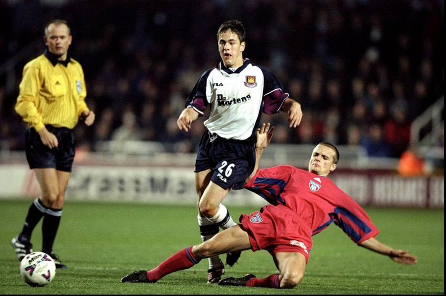 Lincar, în meciul cu West Ham, când își imagina că joacă pentru Steaua A fost Steaua. A urmat FCSB! Acum apare și FC Nimeni! » Situație incredibilă, în urma deciziei Curții de Apel