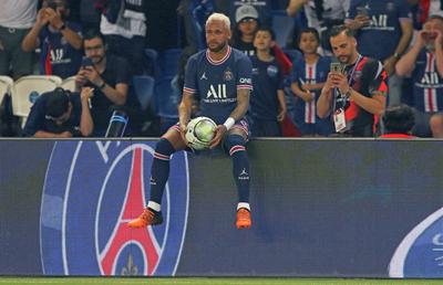 Pus pe lista neagră la PSG, Neymar e așteptat la alt club uriaș din Europa: „Trebuie să vină aici”