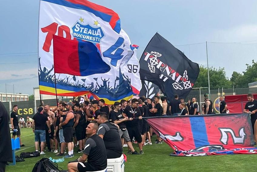 Peluza Nord, la amicalul FCSB - FC Sfântul Gheorghe / Sursă foto: Vlad Nedelea (GSP)