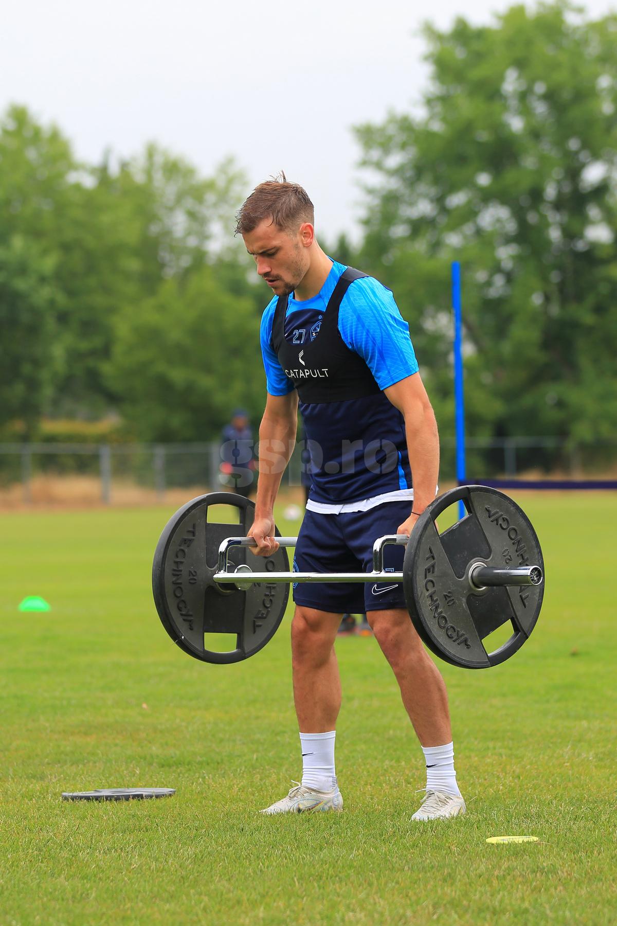 Noul transfer de la FCSB ajunge sâmbătă în cantonament