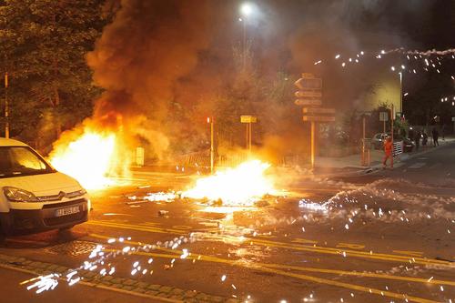 Parisul în flăcări. Foto: Imago Images