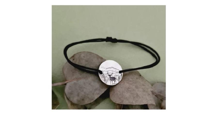 Bratara Cerb carpatin - Banut 15 mm - Argint 925 - Snur reglabil, diverse culori - Chic Bijoux Alegerea brățărilor potrivite pentru bărbați la un eveniment elegant