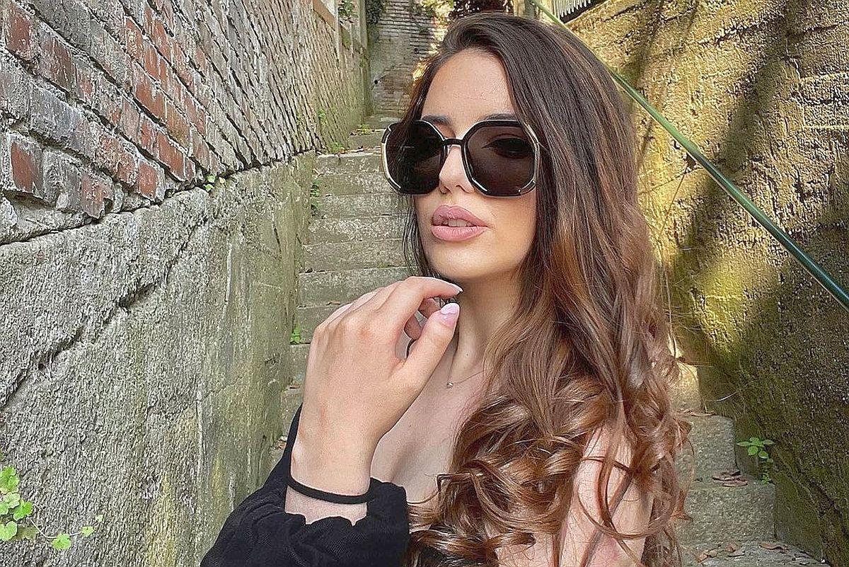 Iubita lui Drăgușin, apariție incendiară în jacuzzi » Cum s-au fotografiat cei doi