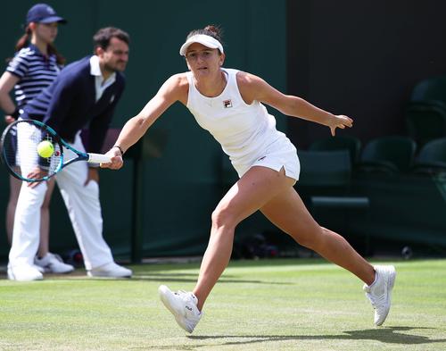 Irina Begu pe iarba londoneză în 2022 FOTO Imago Images