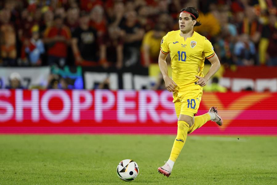 Ianis Hagi, jucând pentru România la Euro Mihai Stoica, impresionat de fizicul unui „tricolor”: „Uitați-vă la el, poate să concureze la Mister Olympia”