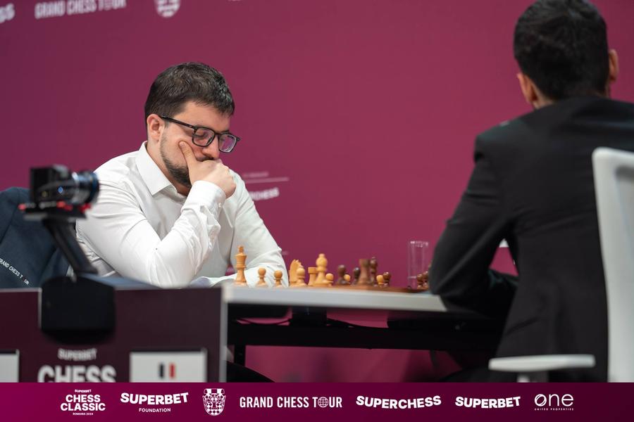 A treia rundă de confruntări de la Superbet Chess Classic România 2024 s-a încheiat cu cinci remize