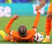 Memphis Depay, vedere de jos la părul împletit și bentița albă / Foto: Imago