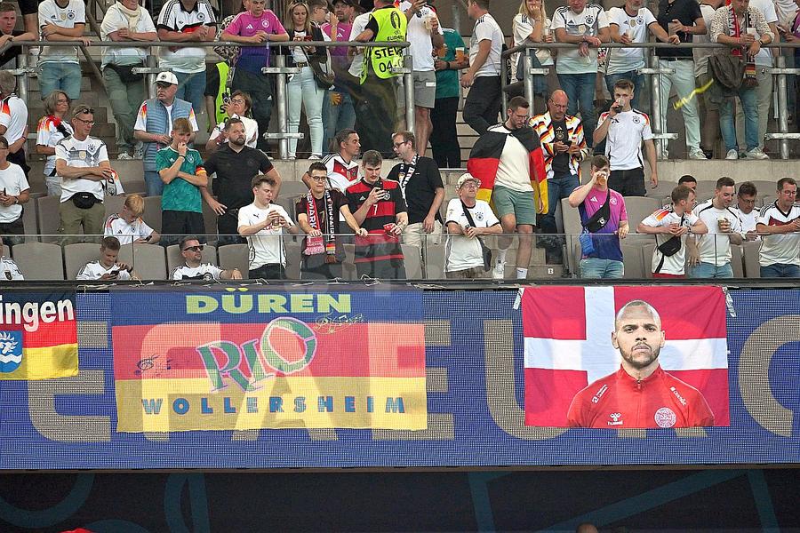 „Baie” în ploaie, încălzire după răcire + Ce a făcut Neuer chiar înainte de start » 9 detalii de pe stadion de la Germania - Danemarca