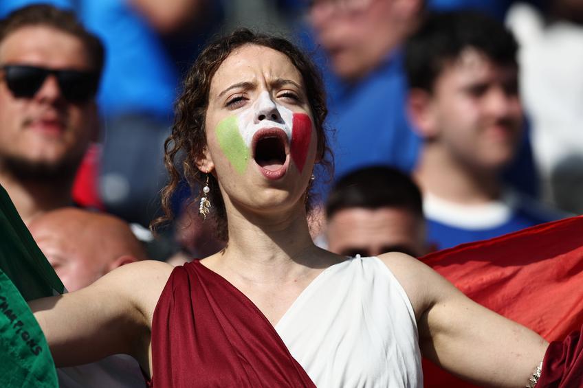 Elveția - Italia este prima „optime” de la Campionatul European din Germania. Suporterii celor două echipe s-au ridicat la înălțimea partidei.