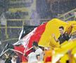 O ploaie torențială a început la Dortmund în prima repriză din Germania - Danemarca // foto: Cristi Preda (GSP)