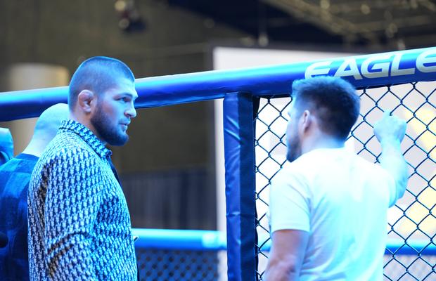 Forțele de securitate ale Rusiei au descins la sala deținută de Khabib Nurmagomedov, urmare a atentatului terorist din Daghestan » Reacția legendei din UFC