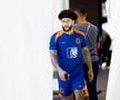 Memphis Depay a asortat la freza afro o bentiță neagră, fără logoul 10 pe frunte / Foto: Imago